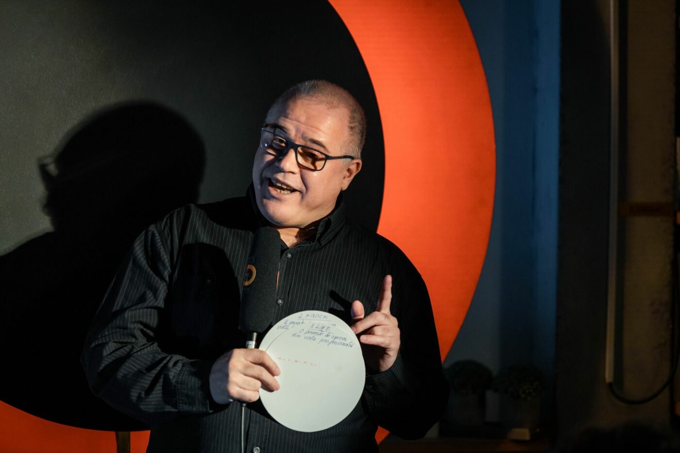 Publicitarul Bogdan Naumovici lansează un lungmetraj pe 28 ianuarie 2025! „Țăndări” are în distribuție numeroși actori cunoscuți de comedie