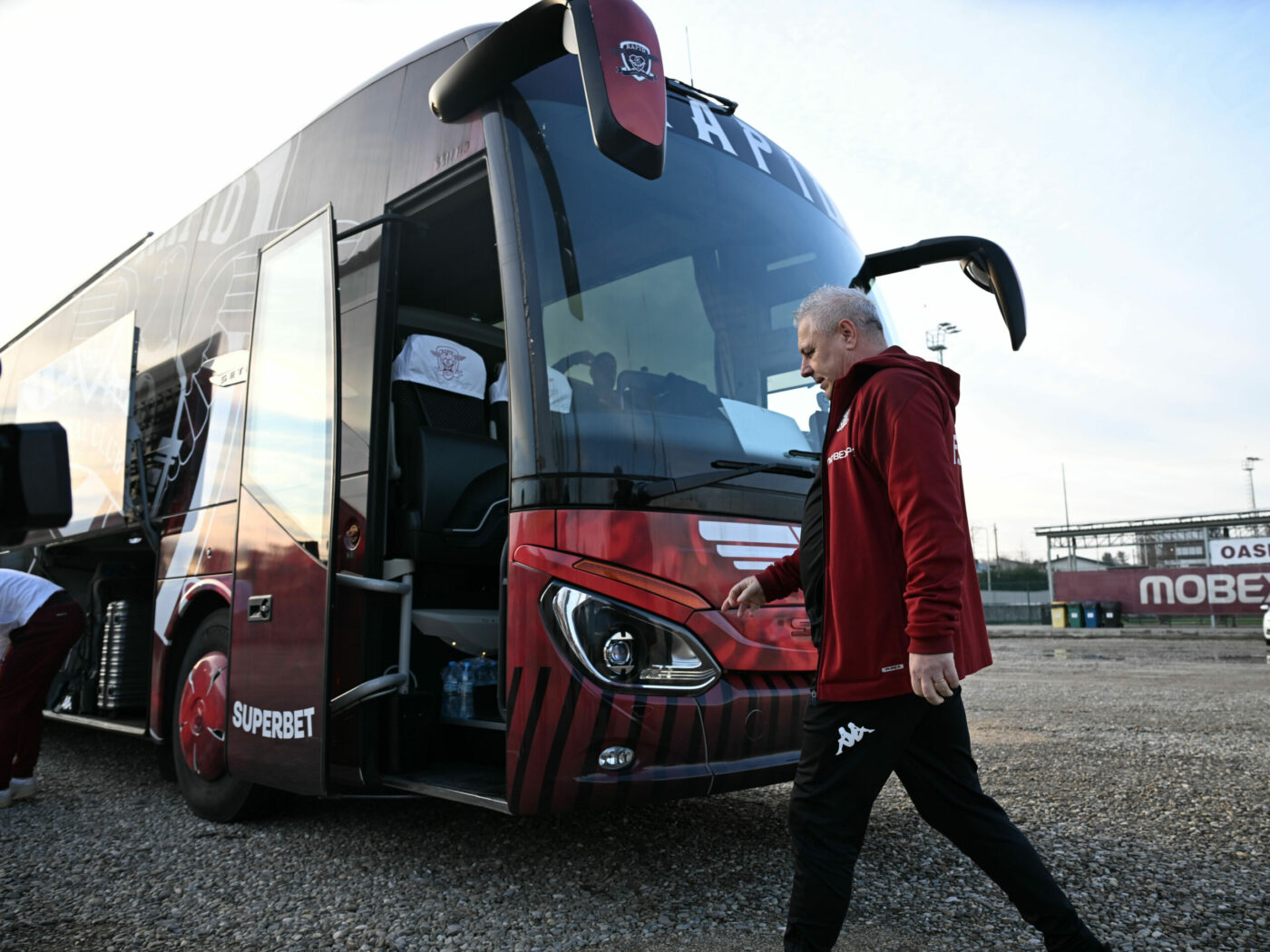 Rapid Bucureşti forțează transferul imediat de la rivala din Superliga: „Suntem în discuții permanente”