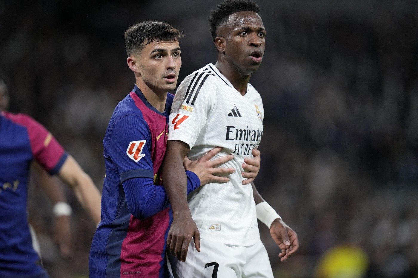 Real Madrid îi dă lovitura rivalei FC Barcelona cu transferul fotbalistului român! Vestea a venit chiar înainte de finala Supercupei Spaniei: „Florentino Perez îl are pe listă”