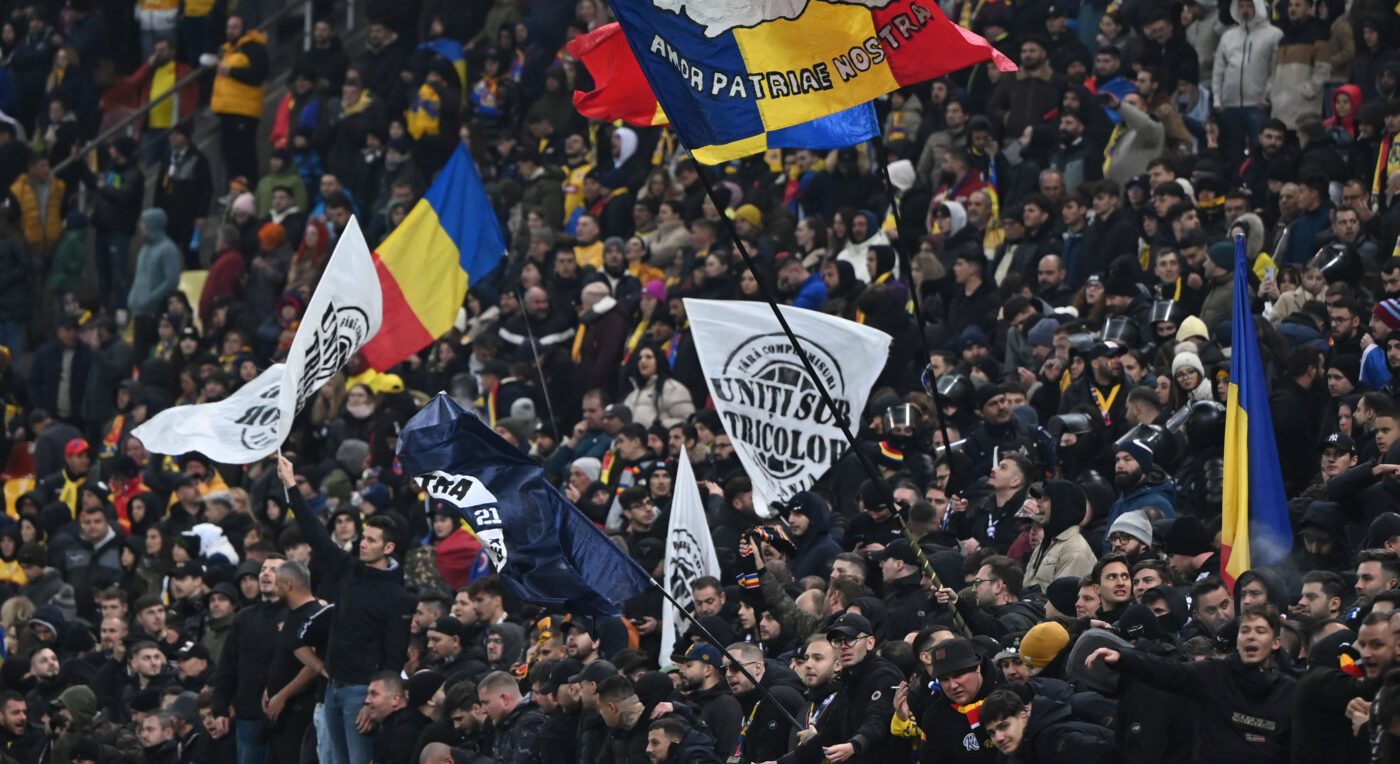 România – Kosovo, o rană deschisă până la verdictul TAS în privința deciziei UEFA. Legăturile cu Serbia, principala problemă a ultraşilor naționalei lui Mircea Lucescu: „Rămâne cea mai mare piedică”