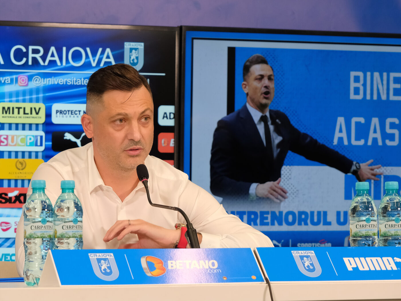 S-a făcut: Mirel Rădoi este aşteptat după-amiază la antrenamentul Universităţii Craiova! Salariul, staff-ul şi obiectivele pe care le are fostul selecţioner în Bănie