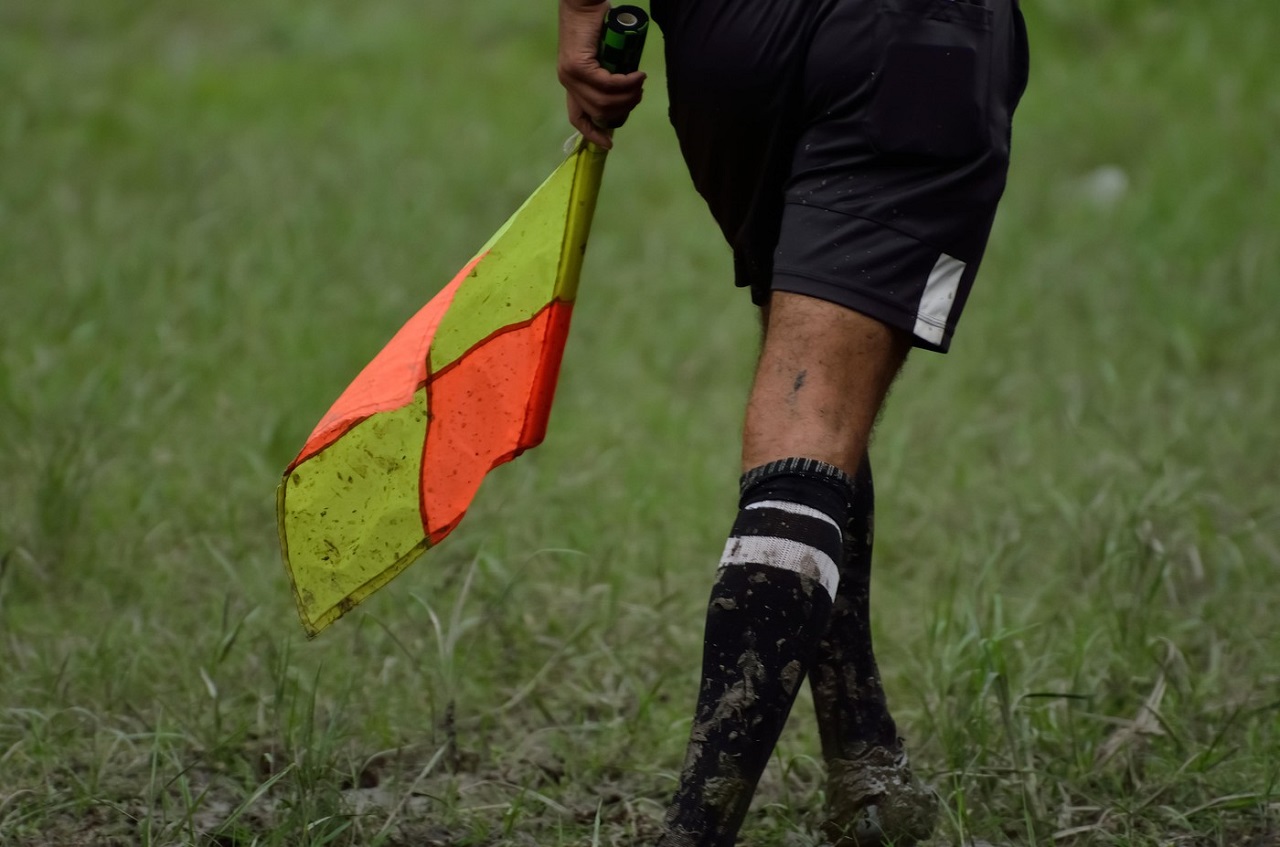 Scandal la un meci de fotbal feminin. O jucătoare a fost arestată și una a ajuns la spital, în urma unui incident fără precedent