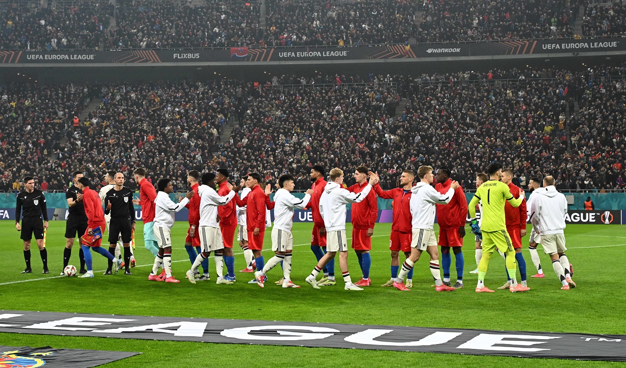 UEFA a intervenit. Ce i-a interzis crainicului FCSB să facă la microfon la meciul cu Manchester United