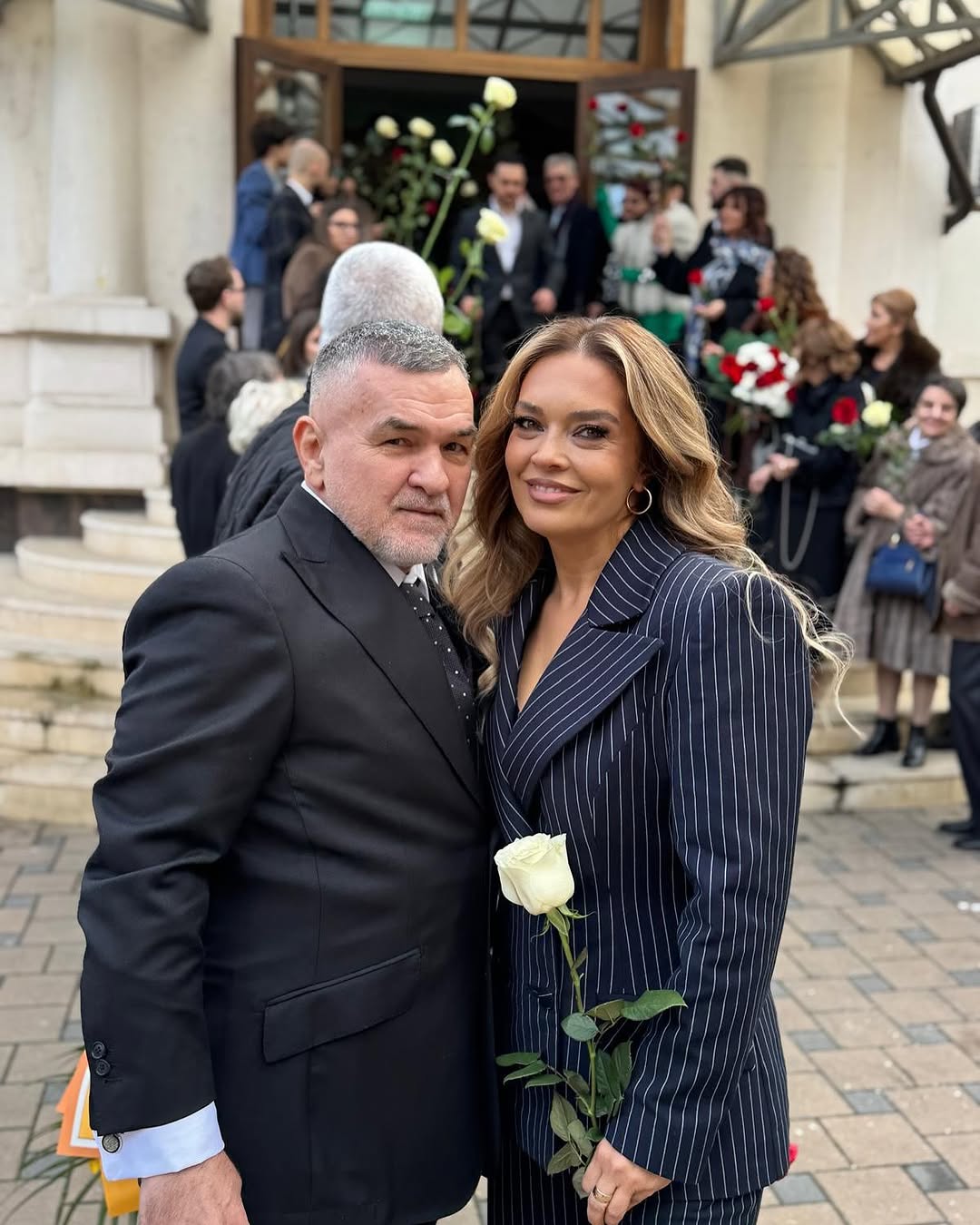 Cadou pentru soție în stilul Leonard Doroftei la aniversarea a 32 de ani de căsătorie: „Cel mai frumos!”. EXCLUSIV