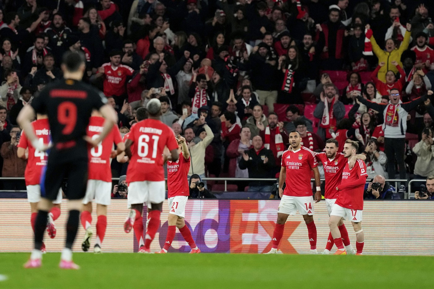 Seară spectuloasă în Liga Campionilor cu 32 de goluri marcate în 9 meciuri. Barcelona face remontada de la 2-4 și obține victoria în prelungiri