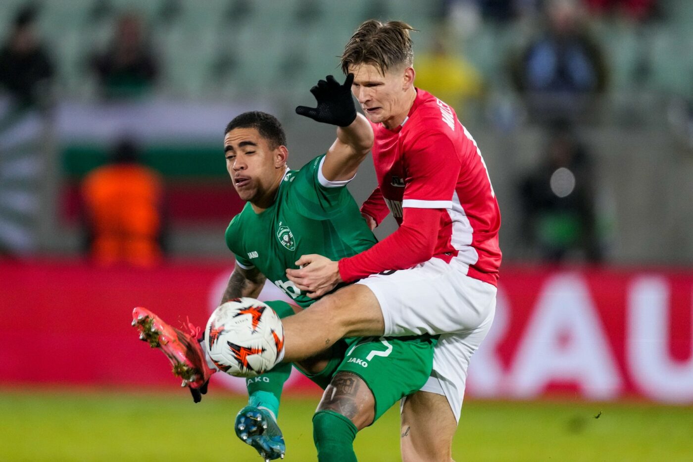 „Avem doi patroni bogați”. Echipa din Bulgaria, care are buget peste FCSB şi CFR Cluj, cumpără fotbalişti brazilieni: de ce îi evită pe români