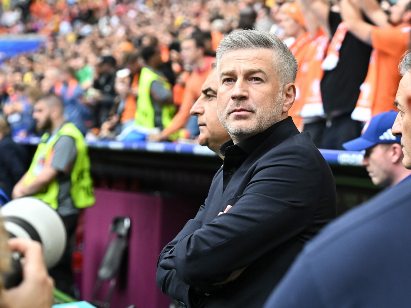 „Edi Iordănescu e potrivit pentru Genoa”. Fostul selecționer al României, variantă pentru Dan Şucu dacă îl dă afară pe Patrick Vieira: „El, Răzvan Lucescu sau Chivu”
