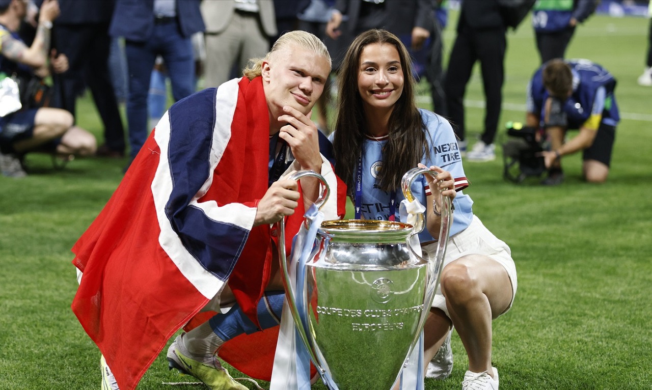 „Vor fi mai mari decât David şi Victoria Beckham”. Erling Haaland şi iubita lui sunt considerați noul power couple al planetei