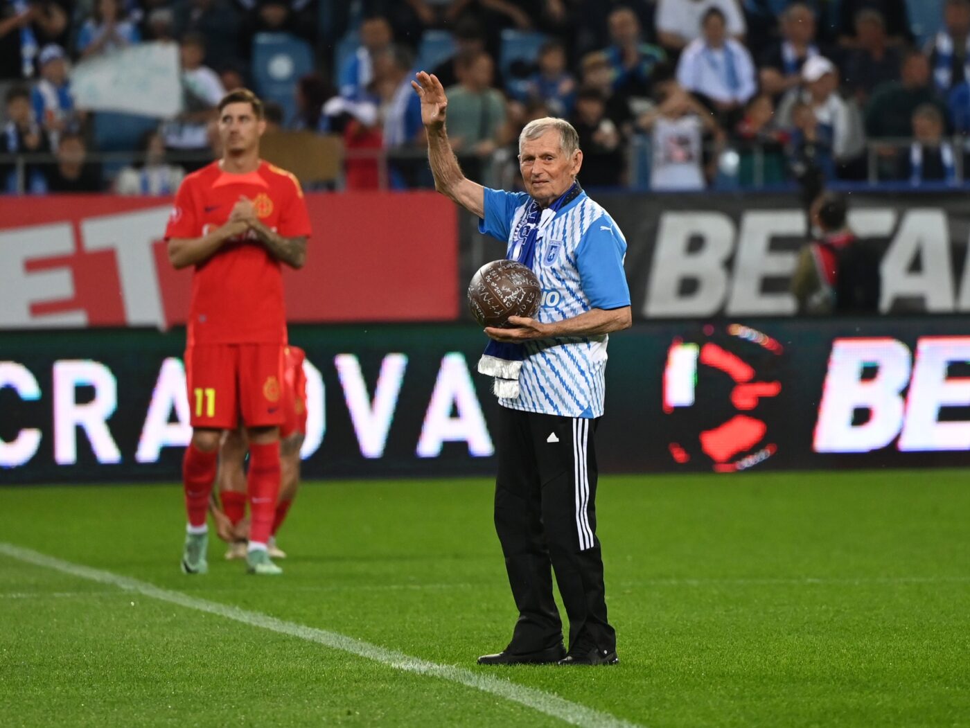 A încetat din viaţă un „ambasador” al Universităţii Craiova, Aurelian Preda. Anul trecut, la 92 de ani, a dat lovitura de start la derby-ul cu FCSB