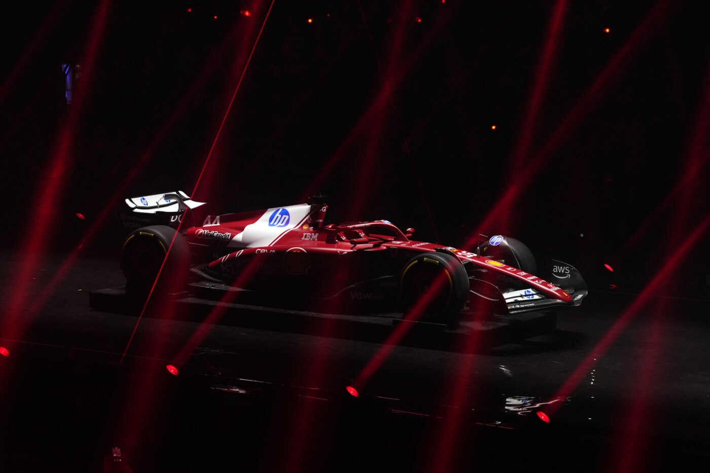 A vândut o parte din acțiunile de la Ferrari cu 3.000.000.000 de euro