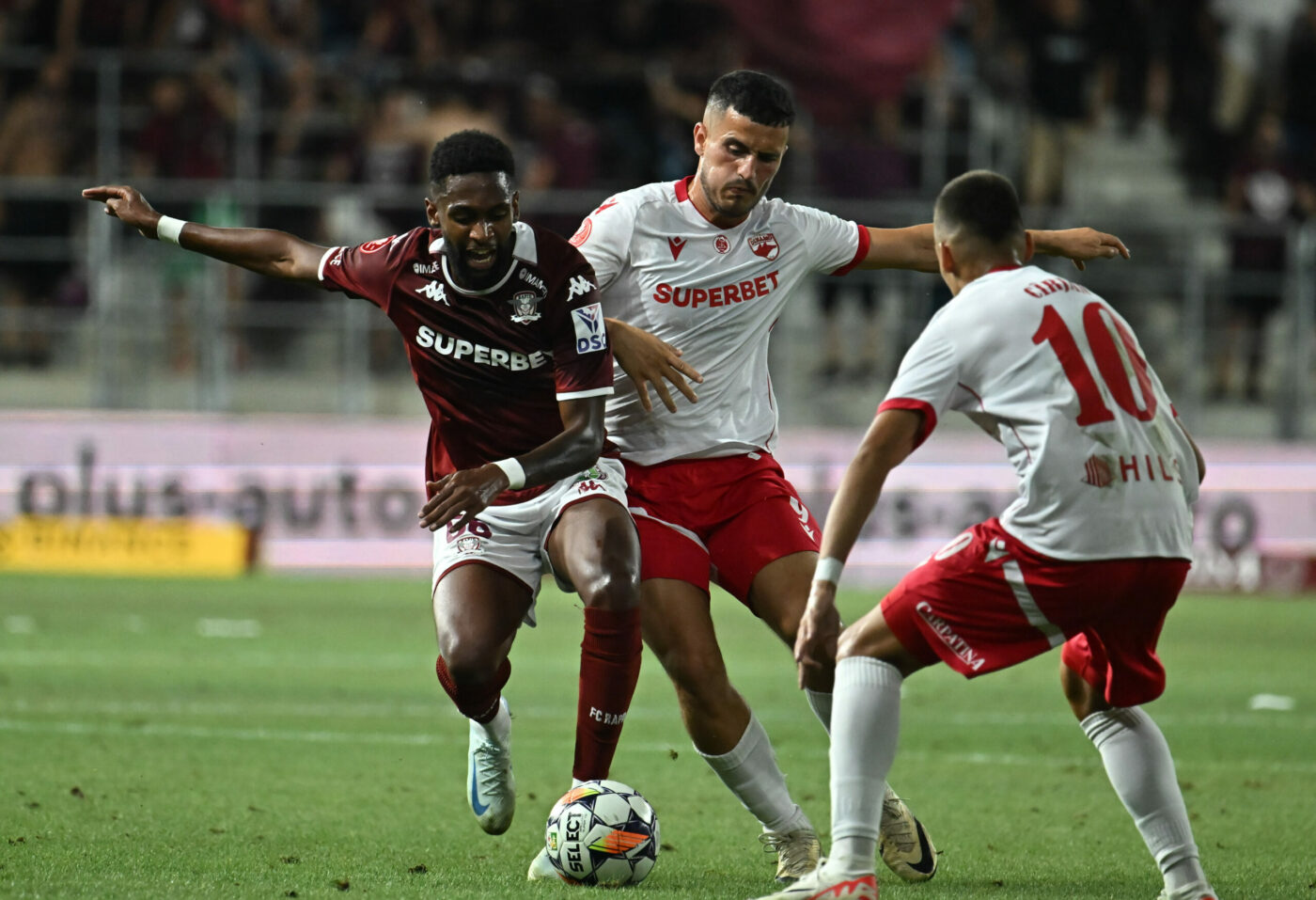 Accidentare gravă la Rapid. Marius Şumudică l-a pierdut pe mijlocaş pentru minimum 6 luni