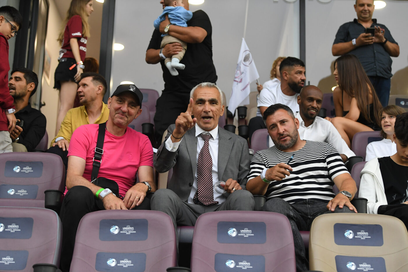 Alegeri pe muchie de cuțit la doar câteva ore după meciul FCSB – PAOK Salonic! Campionul României a dat cărțile pe față: „Mi-am depus candidatura! Dosarul a fost admis!”. Culisele bătăliei. VIDEO EXCLUSIV