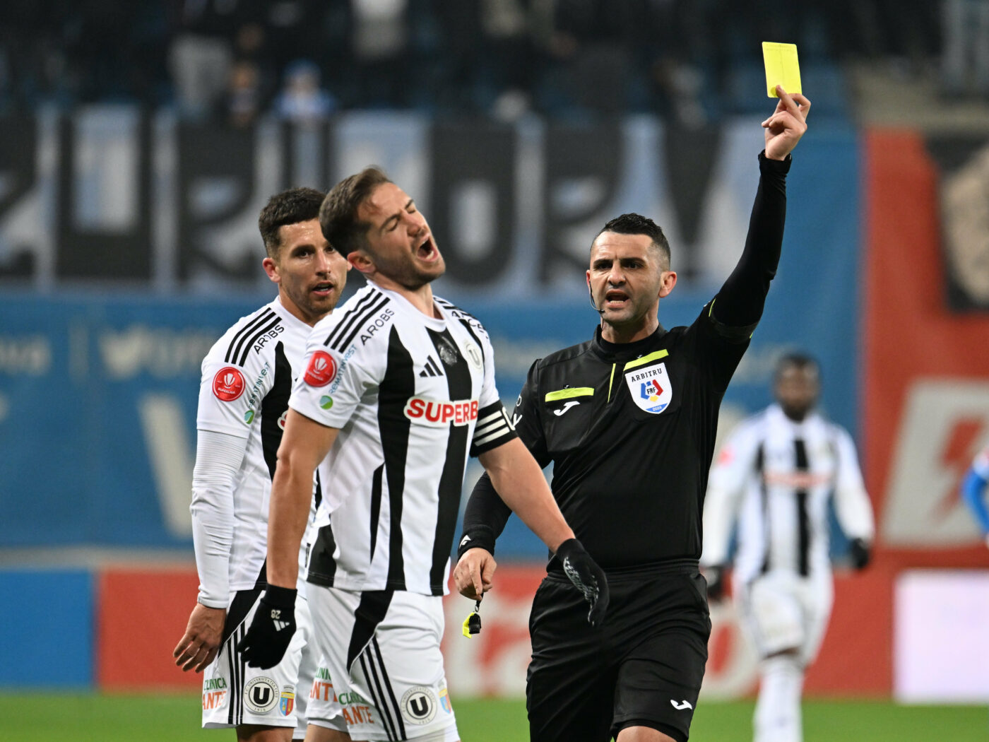 Alex Chipciu i-a distrus pe Sorin Cârțu, pe Marius Şumudică şi pe Călin Georgescu: „O legendă beată care ia jucători de gât. Unul care ia geaca de la băieți, să arate factura că a dat 3 mii de euro. De aia am ajuns să votăm două milioane de oameni un debil mintal”