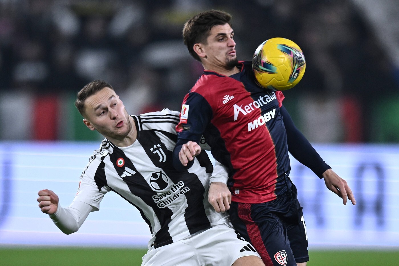 Arabii vor să îl îmbrace în aur pe Răzvan Marin. Mijlocaşul naționalei l-a transferat pe Florinel Coman la Cagliari, dar el ar putea pleca în Emirate pe final de mercato