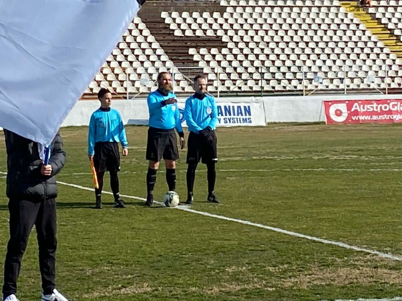 Arbitrul Alexandru Tudor, omul de mare încredere al lui Gigi Becali, a revenit în iarbă la vârsta de 53 de ani! Imagini fabuloase cu „centralul” poreclit „Brad Pitt de România”. SPECIAL