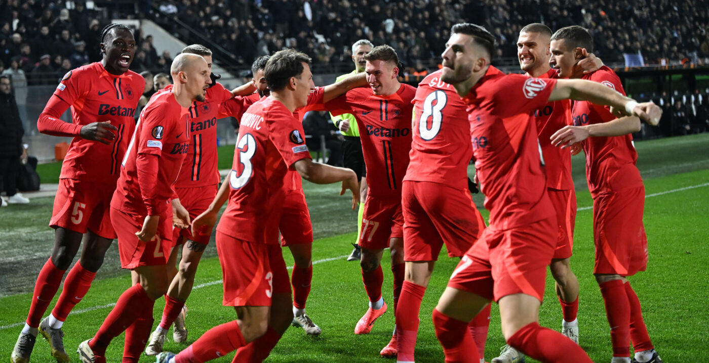 Asta nu s-a văzut la TV. Ce au făcut fotbaliştii FCSB, chiar pe teren, după victoria cu PAOK