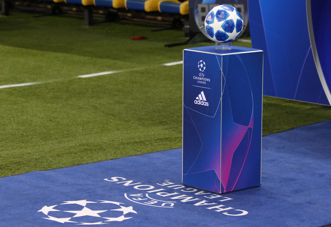 Astăzi se decid ultimele 4 echipe care merg în optimile Ligii Campionilor. Emoții mari pentru deținătoarele ultimelor două trofee: Real Madrid – Man. City, PSG – Brest, PSV – Juventus, de la ora 22:00, Dortmund – Sporting 0-0