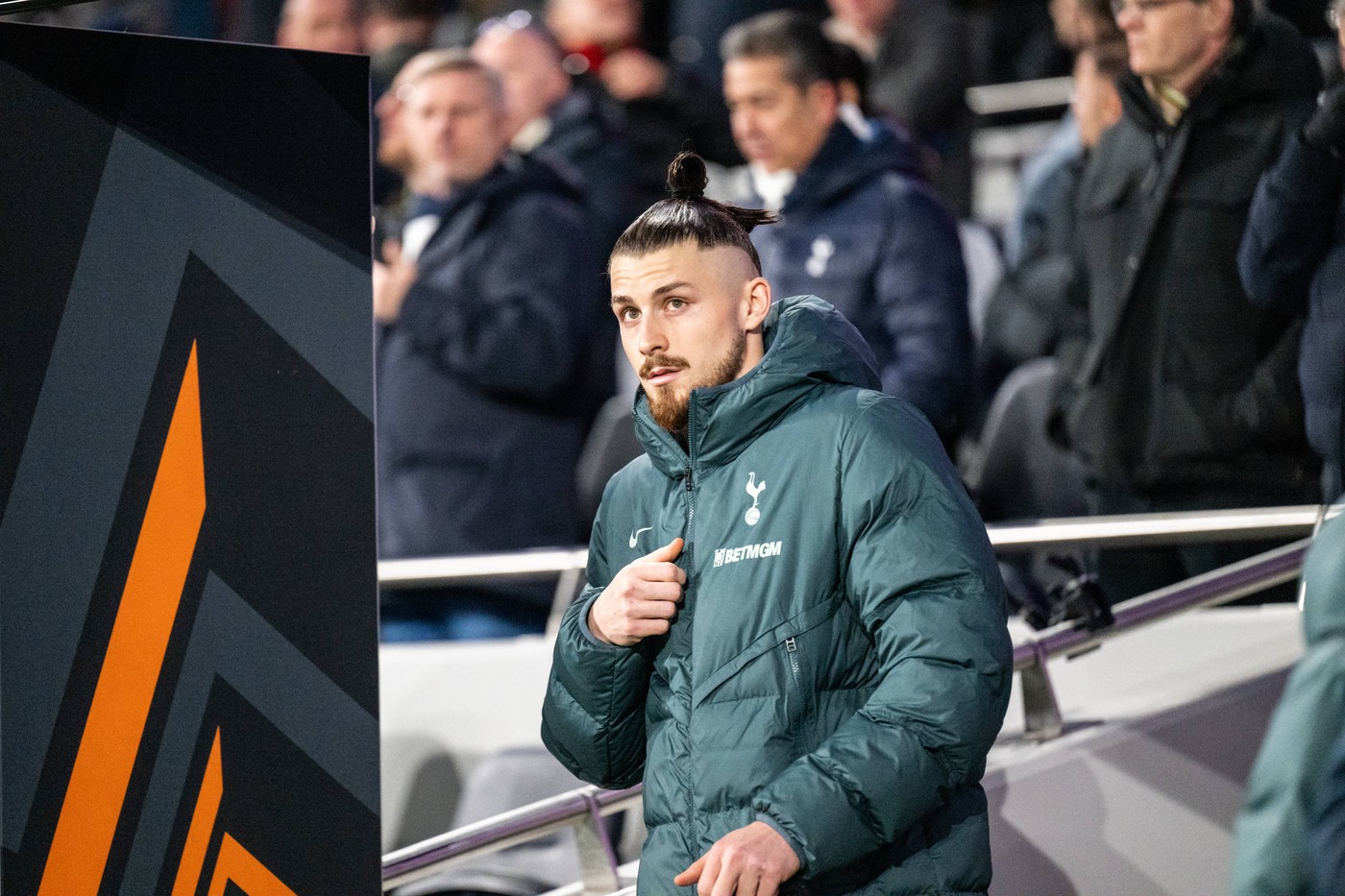Ce a scris BBC despre operația lui Radu Drăgușin. Englezii au reacționat după intervenția suferită de fundașul lui Tottenham
