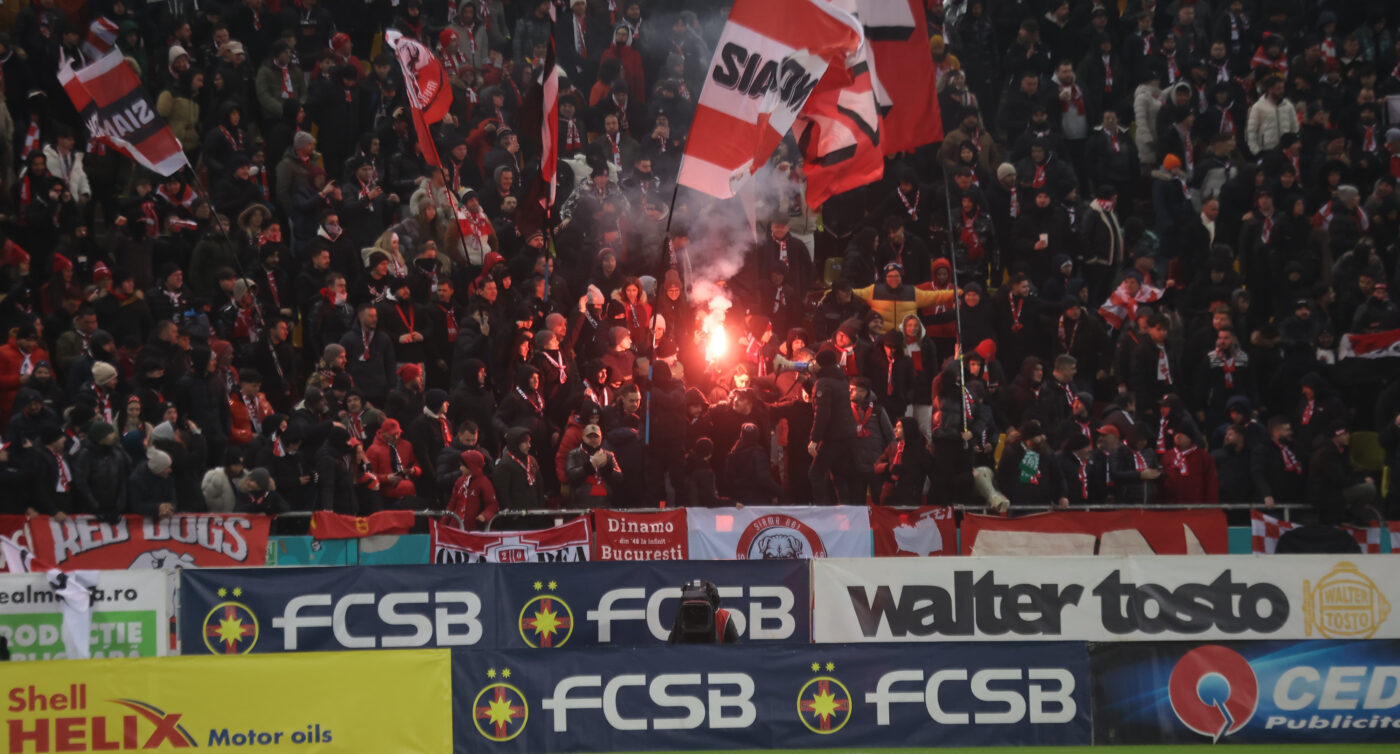 Ce voia să bage în stadion un minor de 16 ani la derby-ul FCSB – Dinamo 2-1, când a fost prins de Jandarmerie!