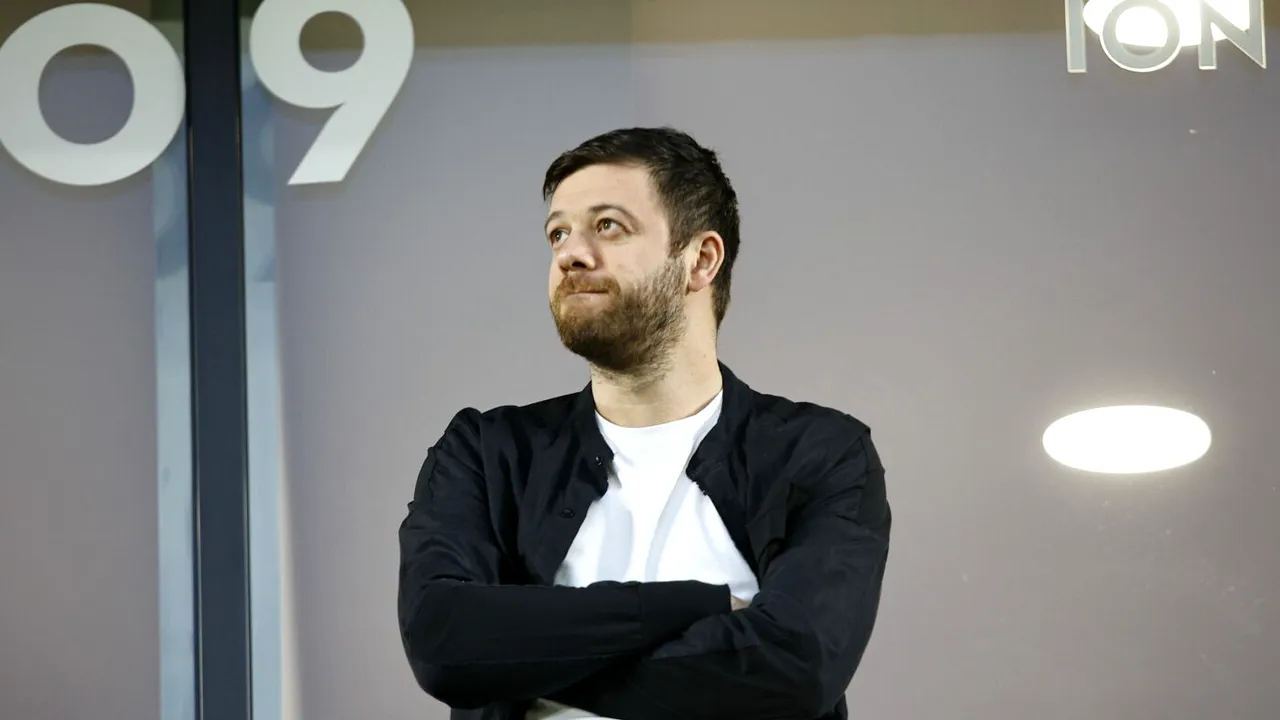 Clauza incredibilă pe care Victor Angelescu a acceptat-o în negocierile cu Mihai Rotaru pentru Elvir Koljic. A plătit o sumă importantă și a mai și făcut acest compromis!