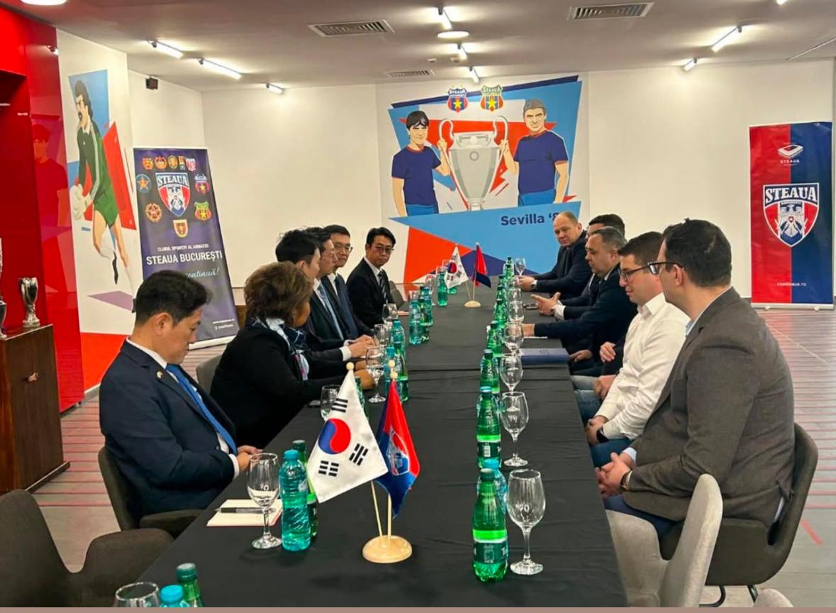 Colosul de armament din Coreea de Sud e tot mai aproape să preia echipa de fotbal Steaua Bucureşti! Prima imagine de la negocierile cu gigantul asiatic cu venituri de peste 2.200.000.000 de euro