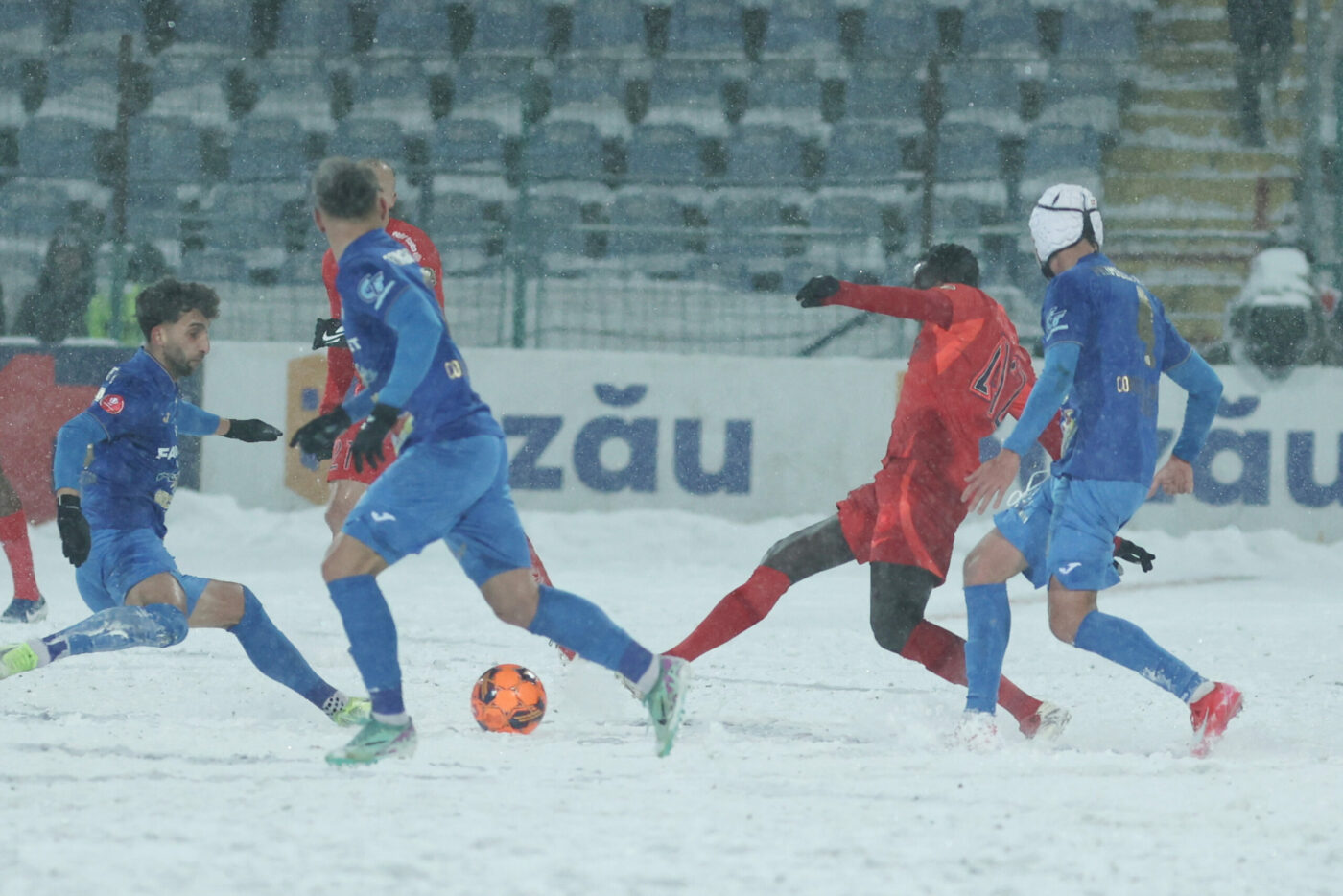 De ce a refuzat Gigi Becali ca meciul Gloria Buzău – FCSB să se amâne pentru luni. Ce schimbări a făcut miliardarul