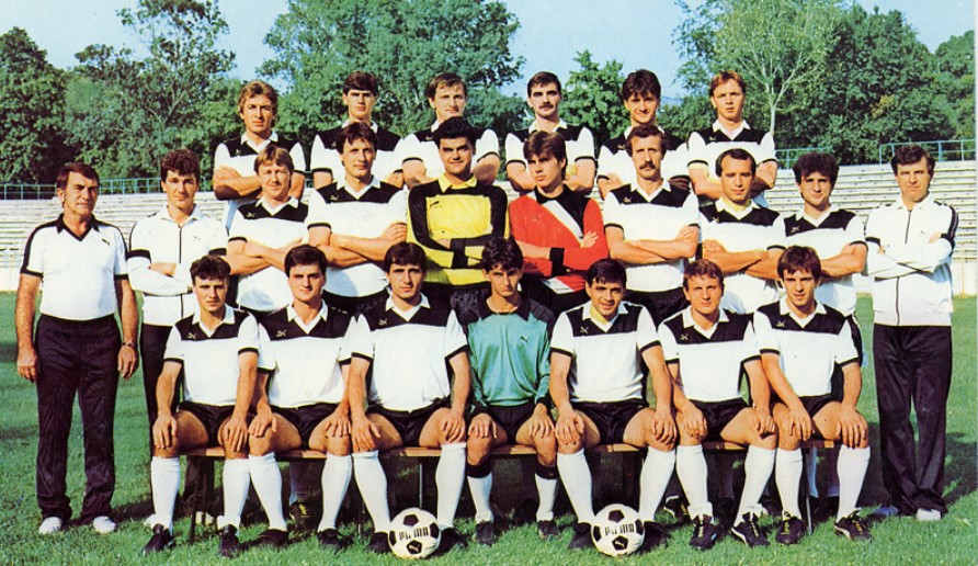 Dilemă pe arena din Regie la împlinirea a 109 ani de istorie. Unde este legitimația lui Gică Hagi? „Juridic el este la Sportul Studențesc, nu s-a transferat niciodată la Steaua”. VIDEO EXCLUSIV