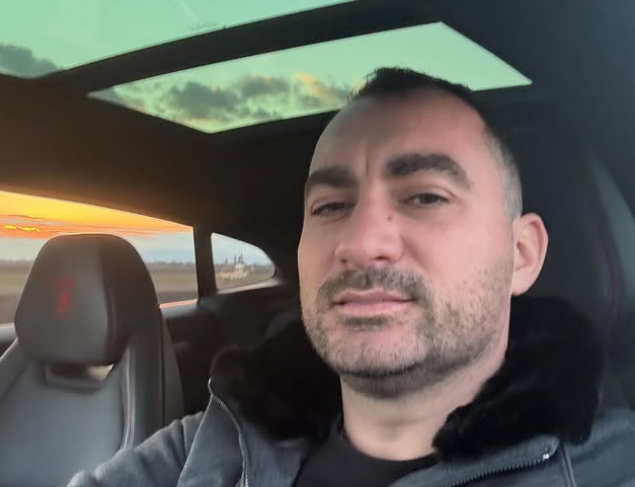 „E cel mai frumos din această țară, de departe. Aşa ceva nu există, filmează să se vadă”. Mitică Dragomir a rămas blocat când a văzut cum arată fostul Bar Regal Maxim, unde petrecea Regele Carol al II-lea, după ce a fost cumpărat de Pescobar de la el şi renovat