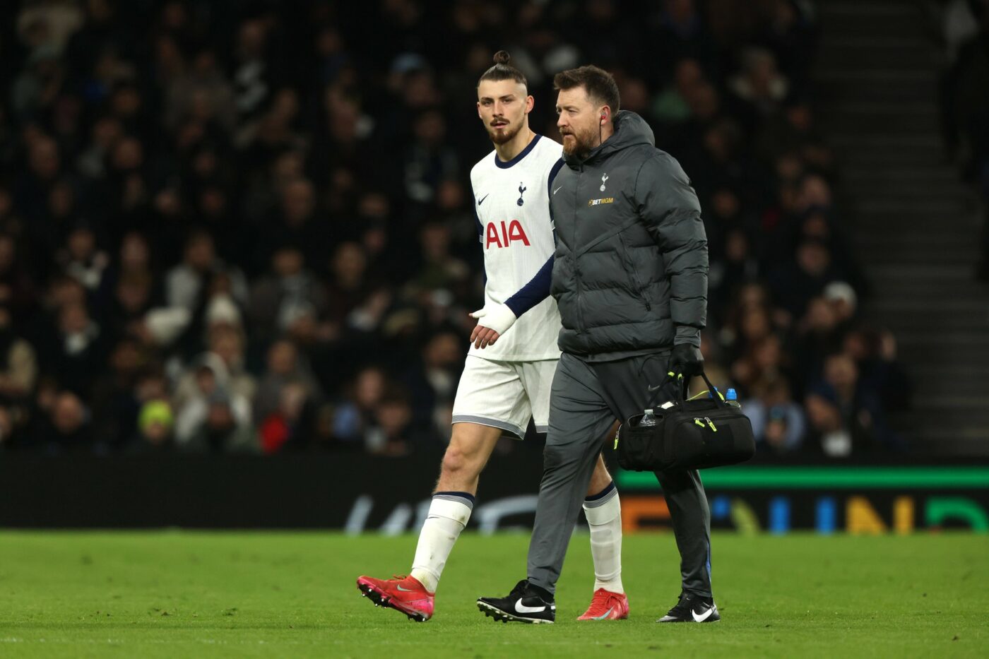 Fabrizio Romano, anunț șoc despre accidentarea lui Radu Drăgușin! Verdictul RMN-ului ar fi venit, iar veștile sunt tragice: Tottenham a luat imediat măsuri