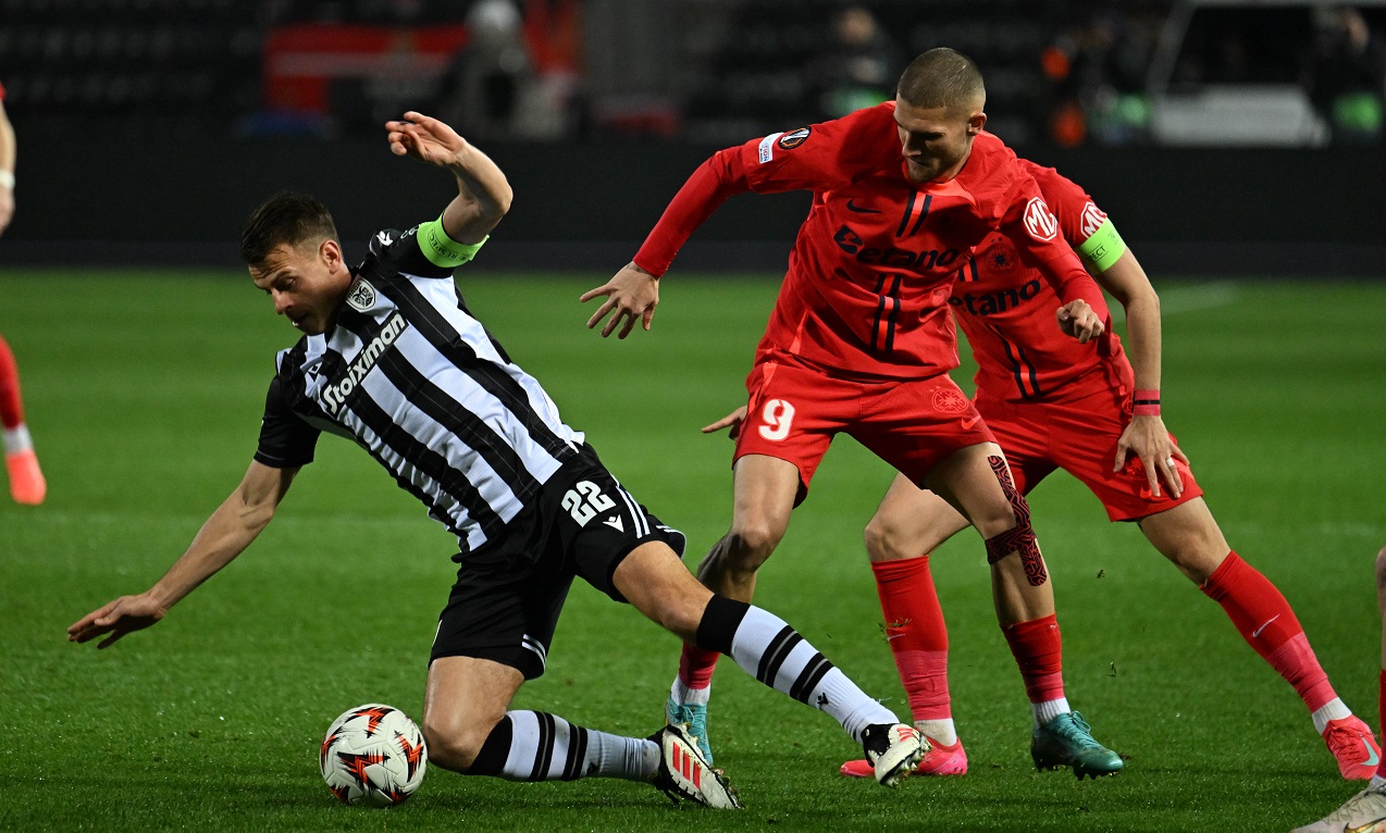 Faza care a amuțit tot stadionul la PAOK – FCSB. Ciocnire violentă: scos pe targă şi schimbat imediat!