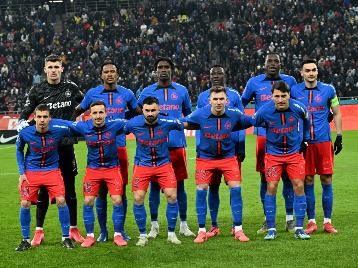 Gigi Becali a făcut schimbări ca la hochei la pauza meciului FCSB – Dinamo. Mutarea prin care a recunoscut, practic, că Istvan Kovacs trebuia să dea penalty la Ngezana