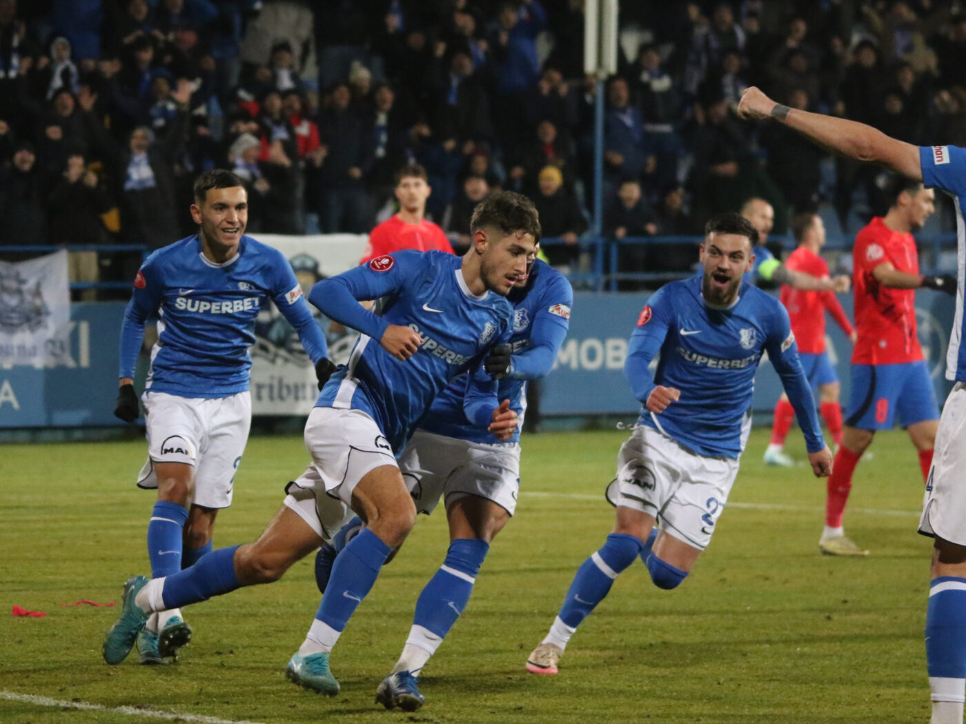 Gigi Becali s-a înțeles cu Gică Hagi pentru transferul imediat. Fotbalistul vine la FCSB