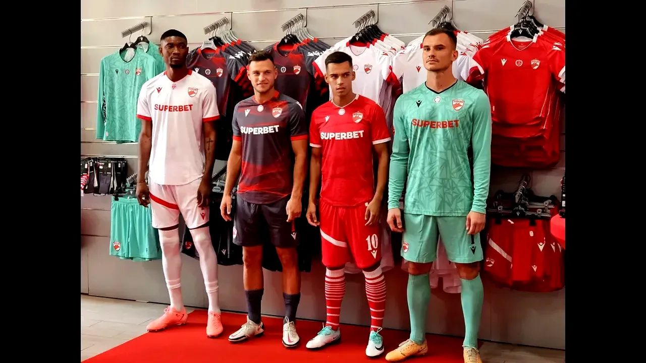 Imagini în premieră cu viitoarele echipamente Puma ale lui Dinamo: „Vor fi cele mai tari din Superliga”. Surpriză de proporții, ce element de noutate apare pe tricouri. „Câinii” ar putea schimba stema! EXCLUSIV