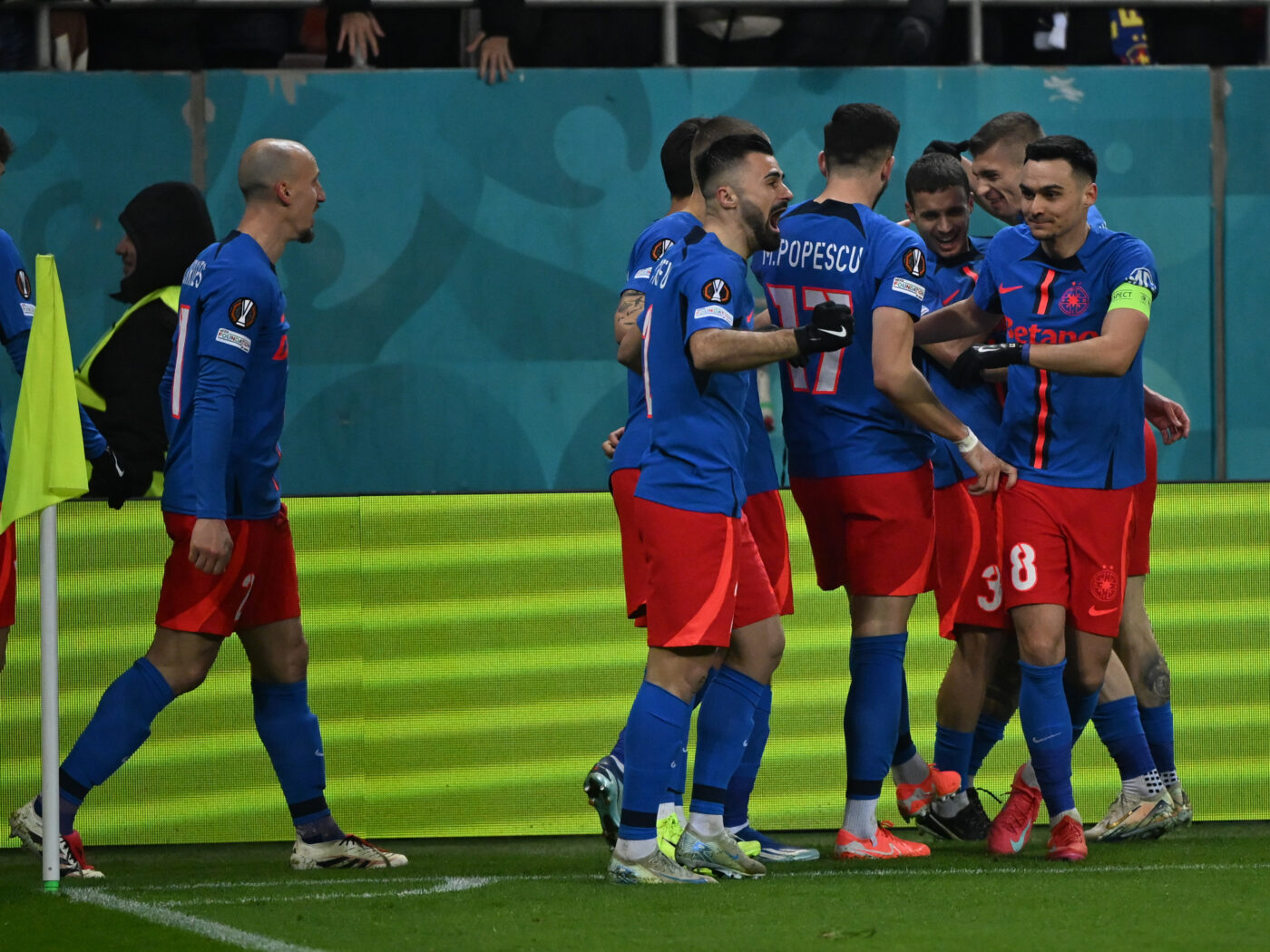 Impresionează la FCSB și e pus pe piedestal de un fost jucător al lui Dinamo! „Are patru perechi de plămâni! Băi, băiete, ce mai alerga! M-a zăpăcit de tot”