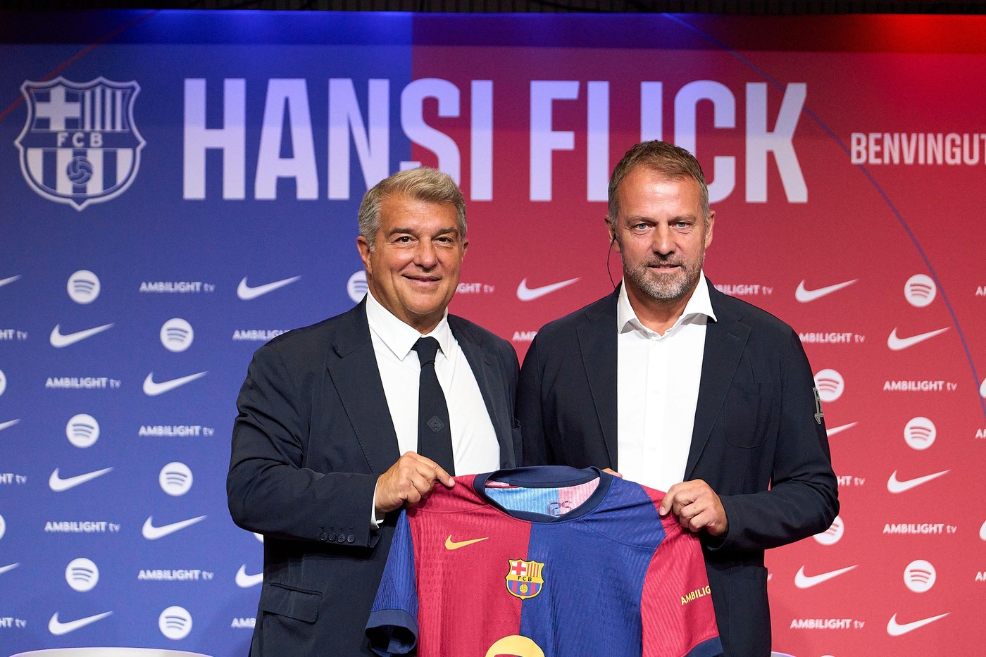 Joan Laporta și Hansi Flick pot rezolva transferul lui Andrei Rațiu în această noapte. Românul a primit își joacă șansa vieții pentru mutarea la FC Barcelona