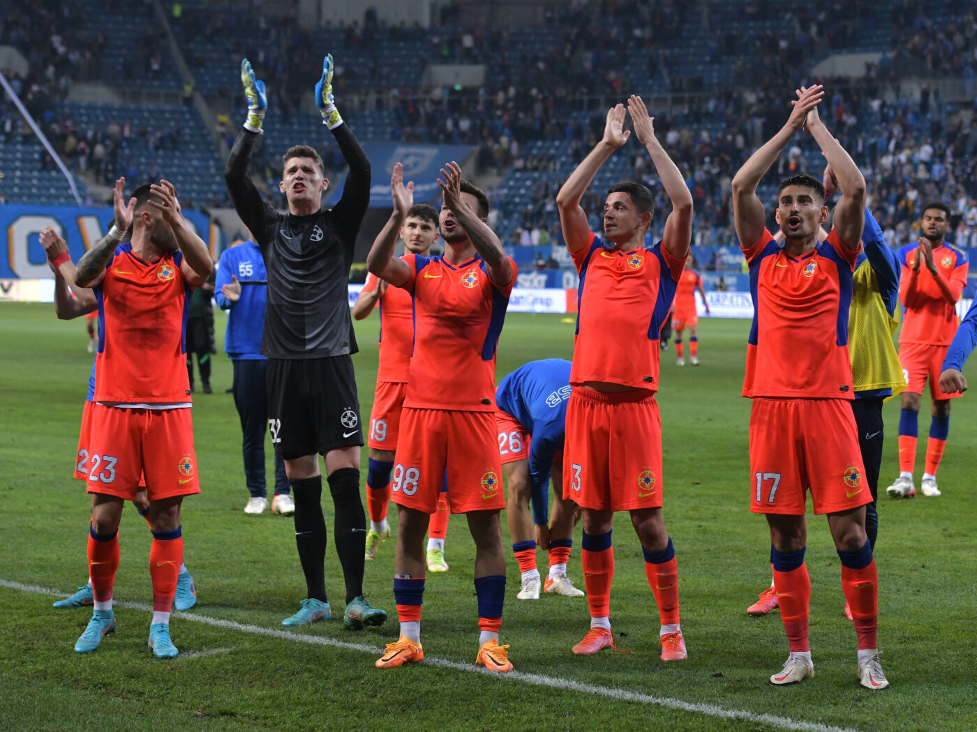 Jucătorul din Superliga care a fost la FCSB a semnat cu echipa care și-a propus să domine fotbalul din România! Fostul antrenor se bucură că a scăpat de el: „Am avut impresia că l-am adus pe frate-su”