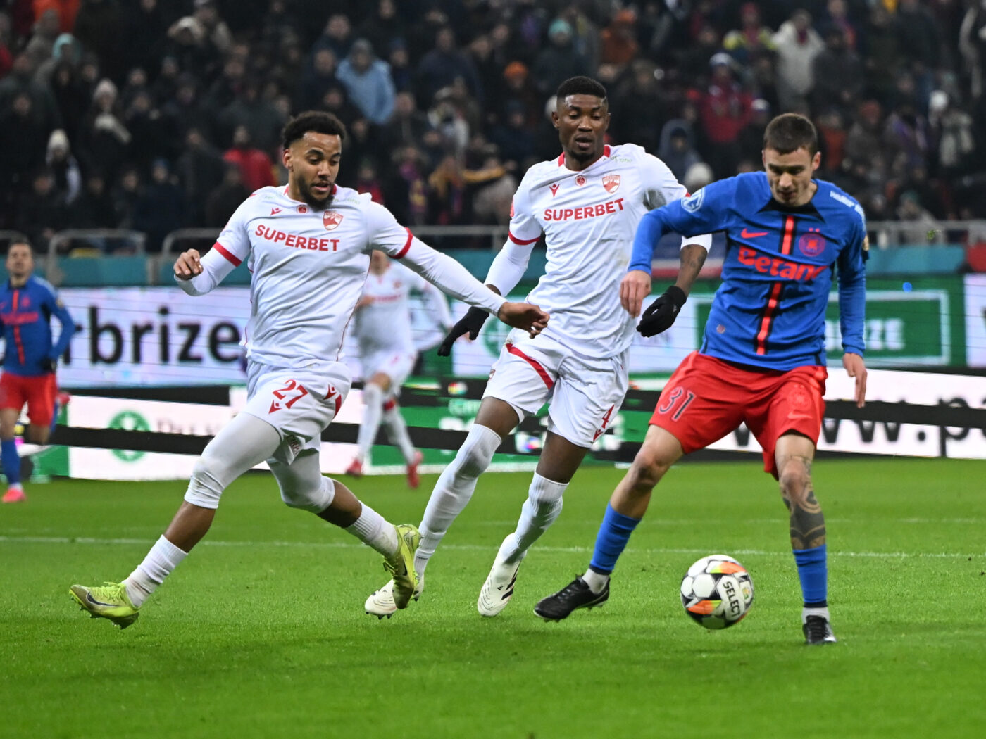 Juri Cisotti sparge norma: mijlocașul FCSB e primul fotbalist din Superliga care reușește această performanță! Cum arată acum clasamentul celor mai buni
