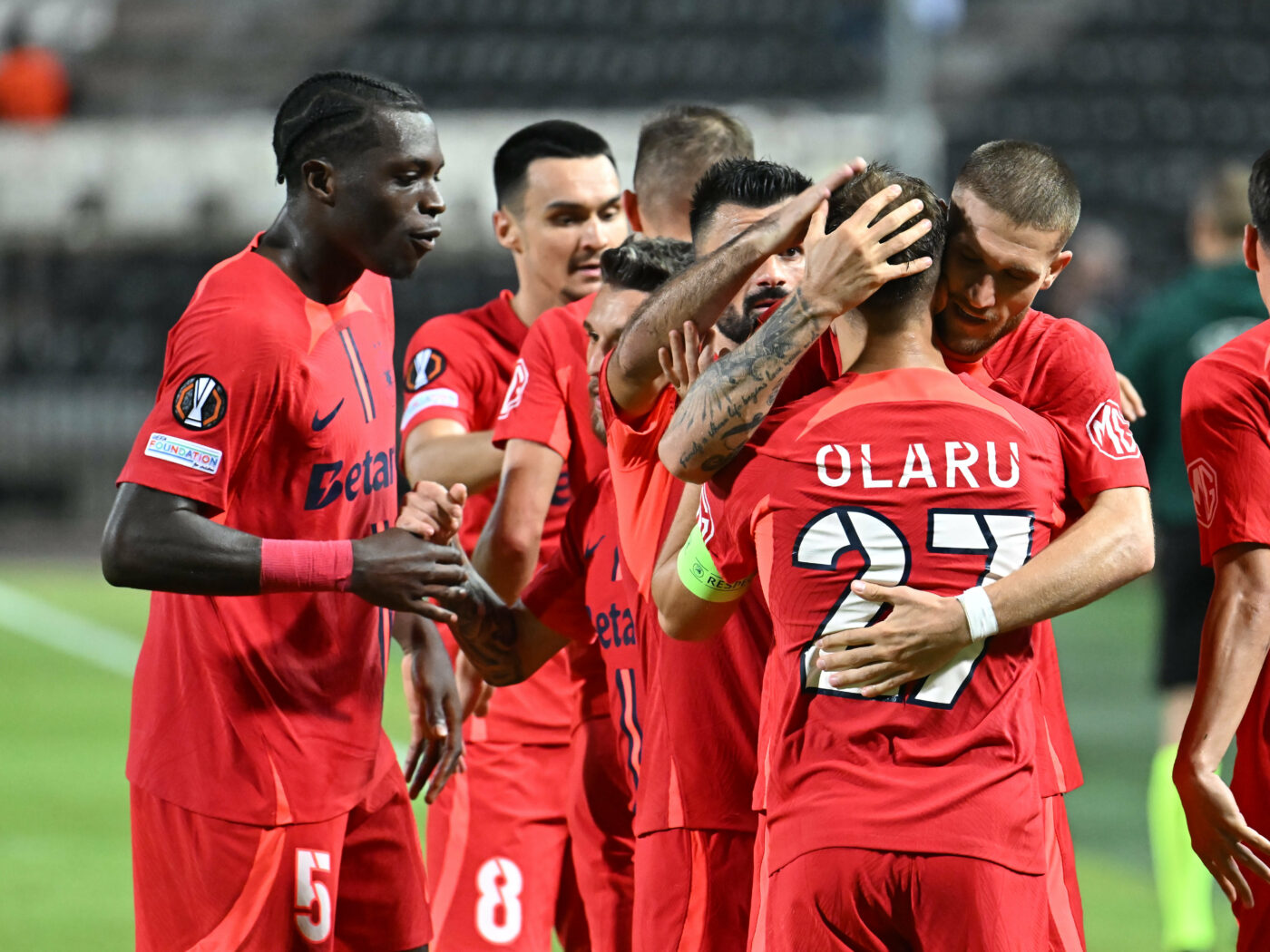 Lista celor 7 fotbaliști care nu au zburat cu FCSB spre Salonic, pentru meciul cu PAOK. Patru dintre jucători nu au prins lista UEFA