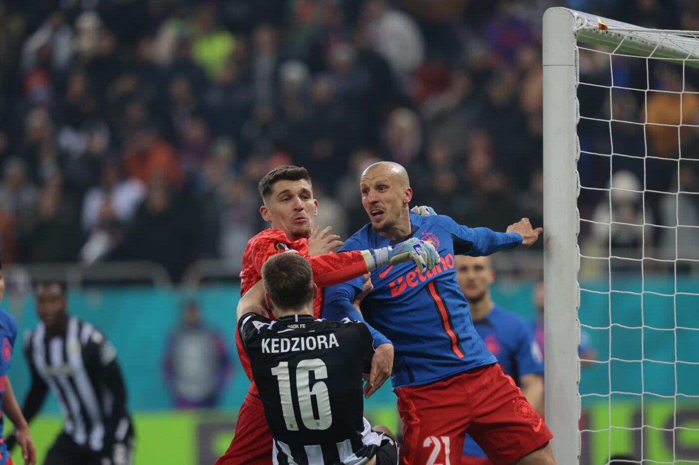 Lovitură pentru FCSB! Vlad Chiricheș a făcut 71 de minute extraordinare cu PAOK, dar a ieșit accidentat și epuizat!