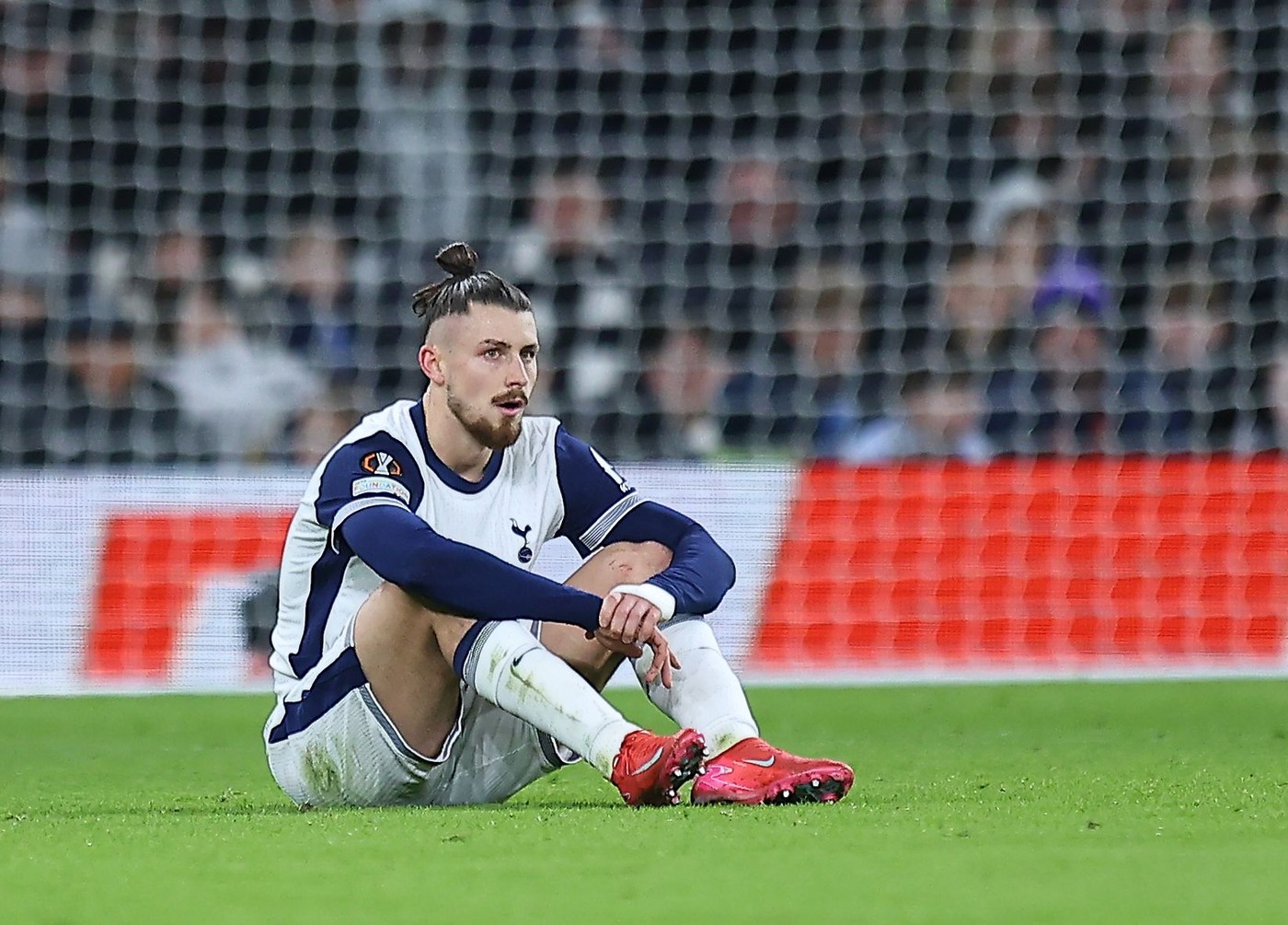 Lovitură pentru Radu Drăguşin! Tottenham a făcut transferul de 25.000.000 de euro