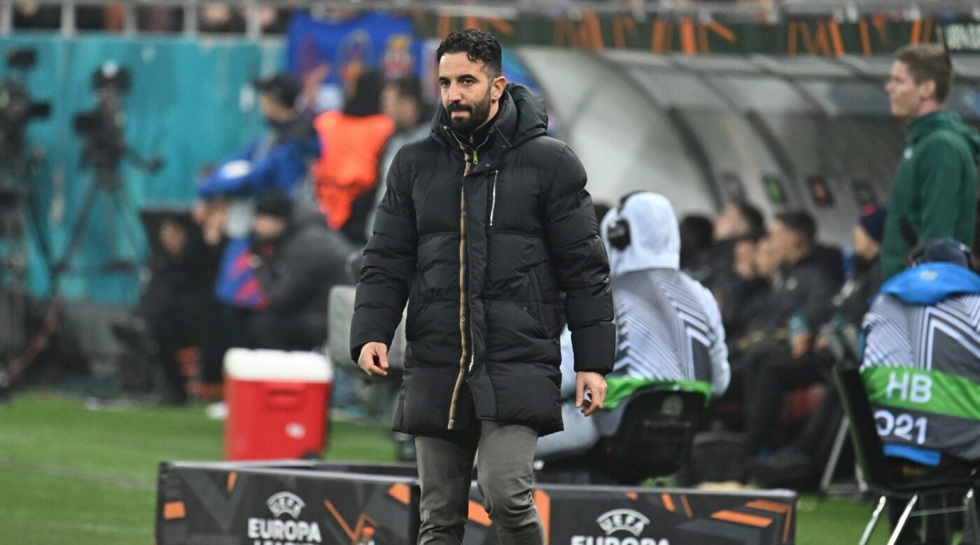 Managerul lui Manchester United a pus ochii pe trei fotbalişti de la FCSB. I-a dat mesaj prietenului său cu aceste nume: „A zis că i-a plăcut de ei”
