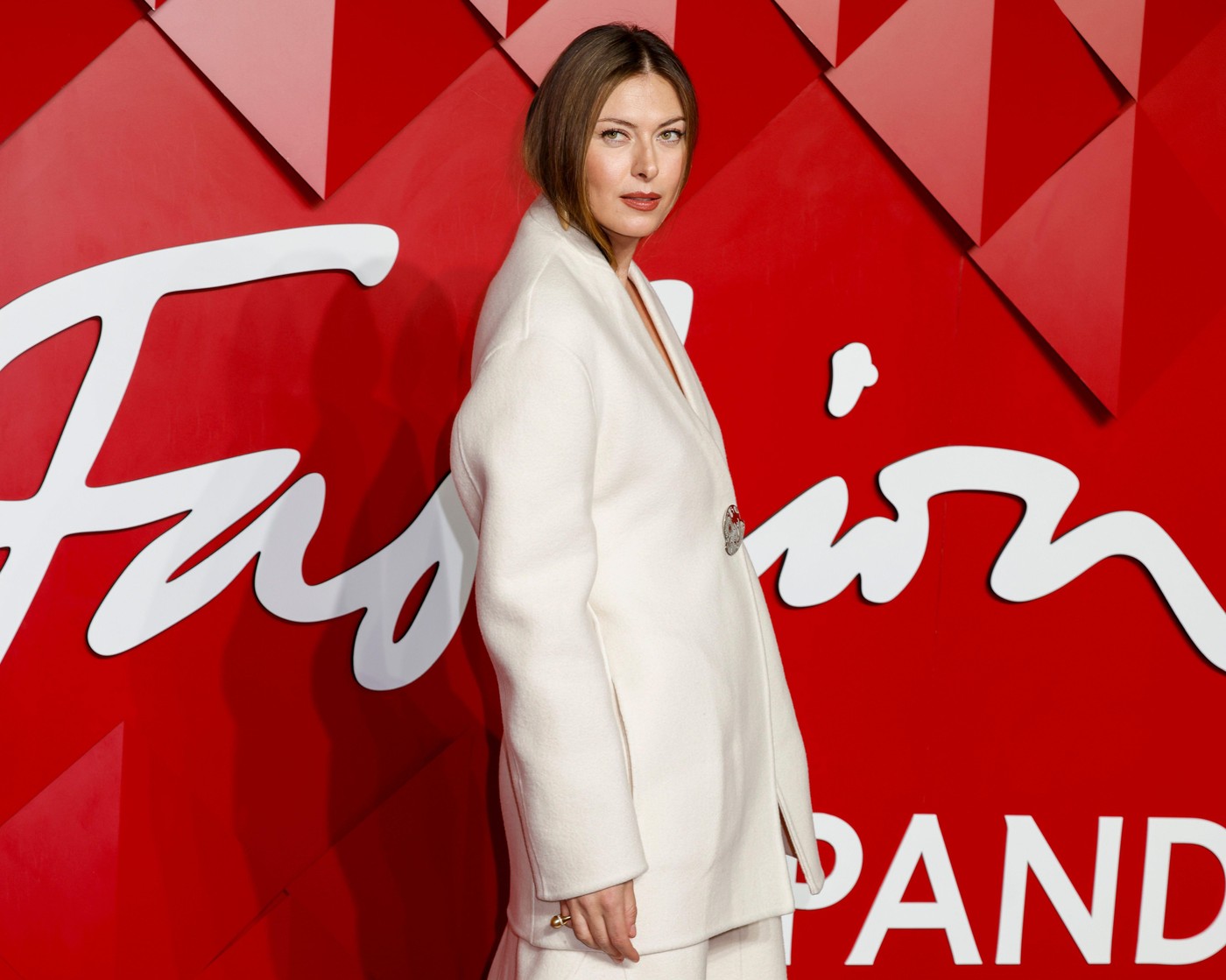Maria Sharapova a revenit la box, după 3 ani de pauză. „Încă îmi mişc piciorul în spate ca şi cum aş lovi un forehand”