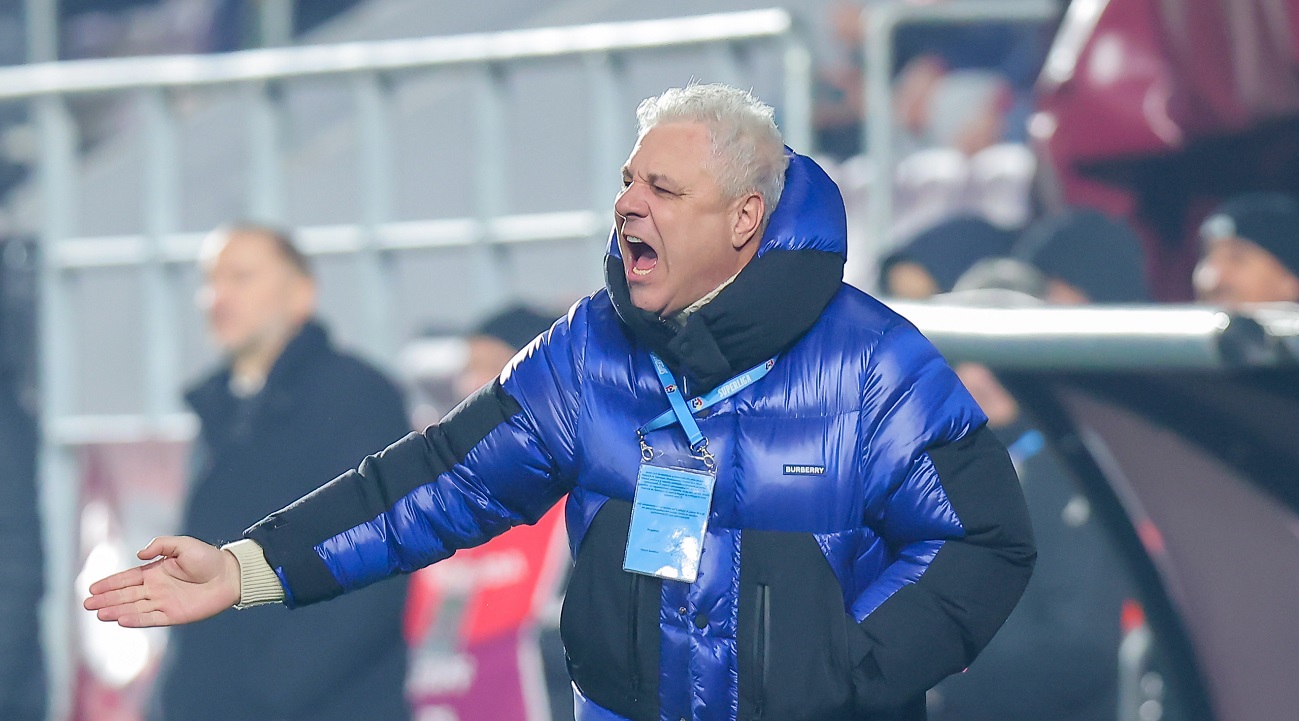 Marius Şumudică a urlat în direct la TV şi a plecat din interviu, zbierând, după U Cluj – Rapid 2-1: „E jenant! A fost penalty clar”