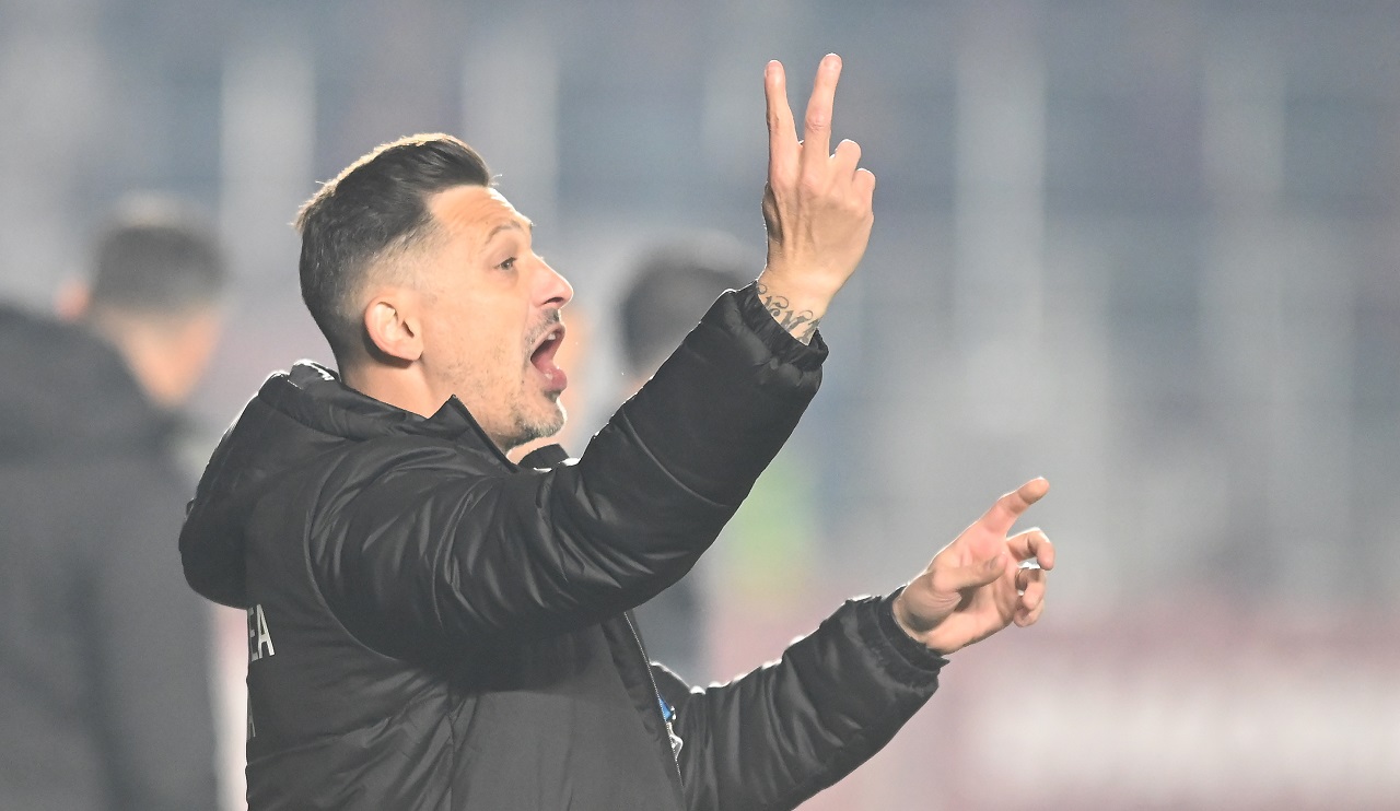 Mirel Rădoi a mai cerut un transfer bombă pentru titlu la Universitatea Craiova. Căpitanul lui Gică Hagi, fost jucător al lui Mircea Lucescu, negociază cu Mihai Rotaru