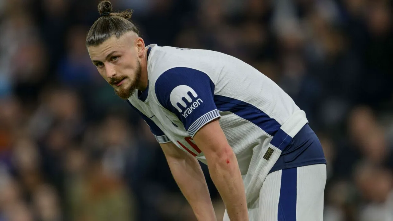 Radu Drăgușin, abandonat de fanii lui Tottenham. Noul transfer l-a făcut deja uitat pe român: „Nu vreau să râd de el, dar…”
