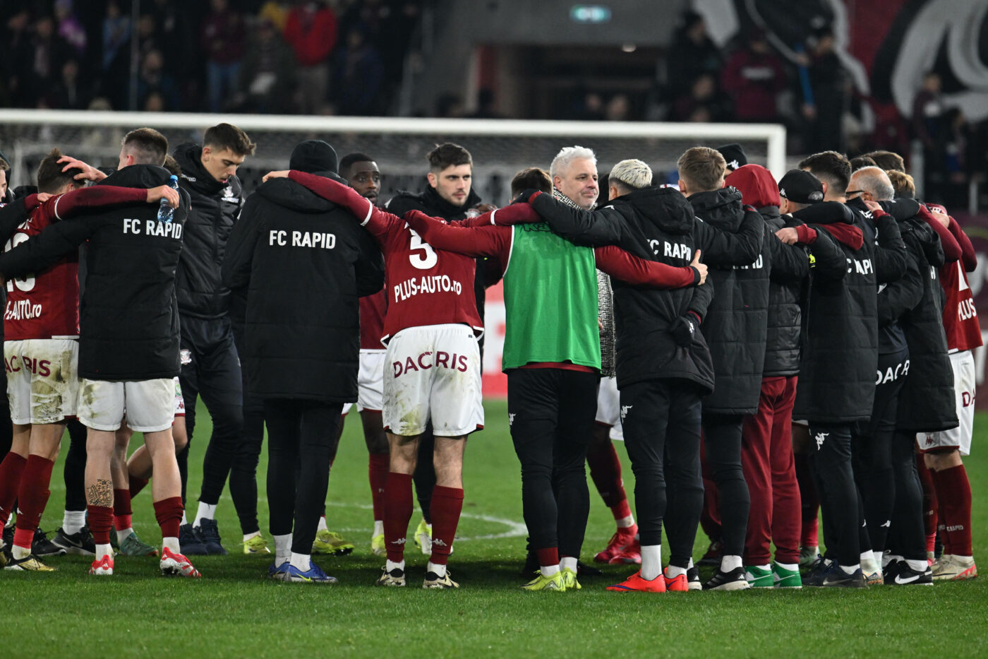 Rapid București e gata să dea afară câțiva fotbaliști din lot: „Să facem curățenie”. EXCLUSIV