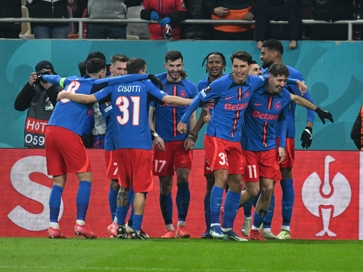 Reacția UEFA după ce fotbaliștii FCSB au făcut hora bucuriei la București