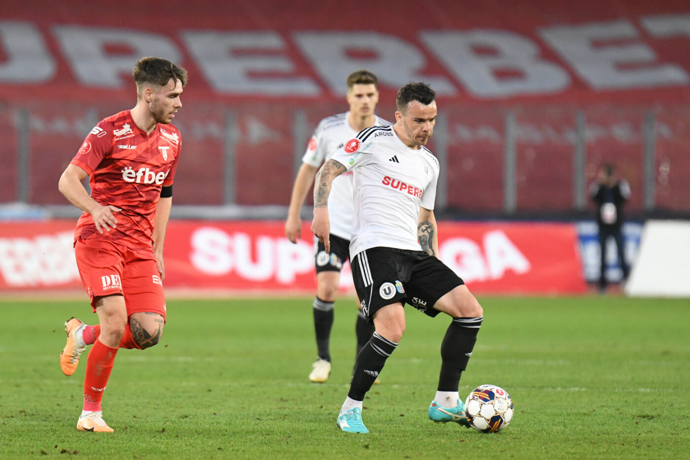 Rivalele din Cluj s-au luptat pentru semnătura lui, însă vedeta lui Mircea Rednic a ales: „De asta am venit aici!”. EXCLUSIV