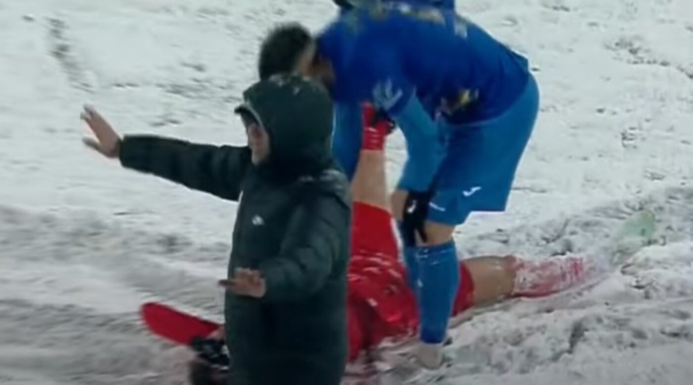 S-a rupt fotbalistul lui Gigi Becali. A început să plângă direct pe teren, după ce mușchiul i-a cedat și a trebuit să fie scos în Gloria Buzău – FCSB