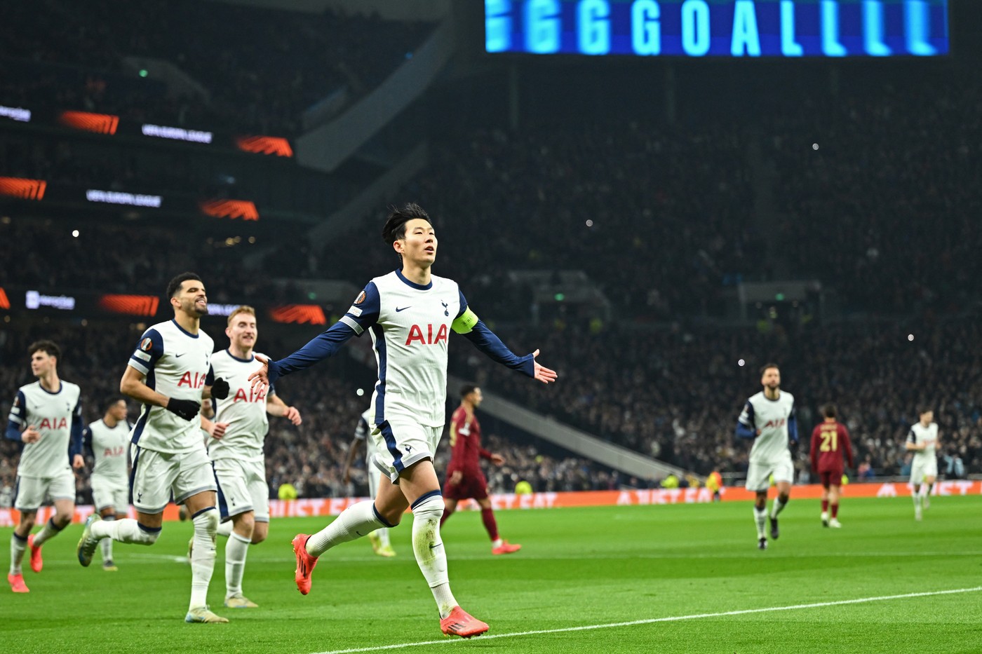 Tottenham a cerut să nu mai fie numită Tottenham! Situație fără precedent cu clubul lui Radu Drăguşin, care a notificat televiziunile să îi folosească porecla Spurs